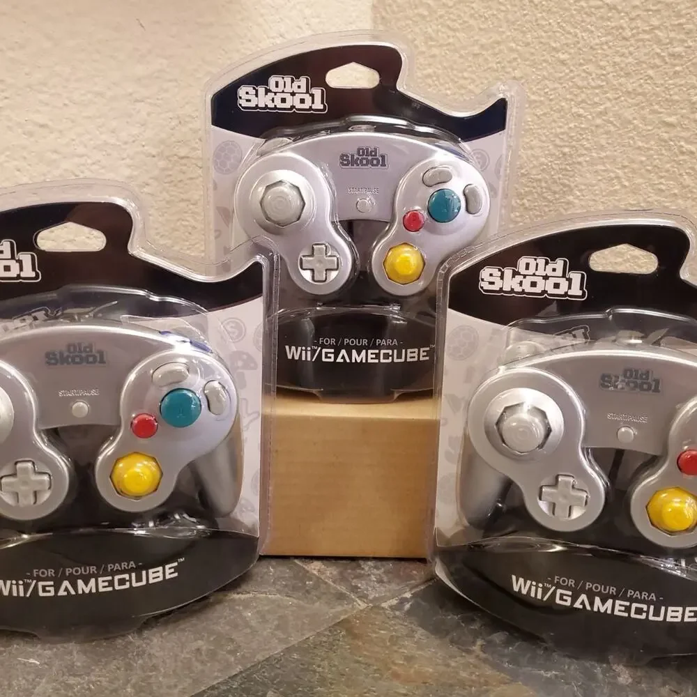3 Gamecube Controllers - Silver / Platinum (NEW) - Nintendo - Old Skool